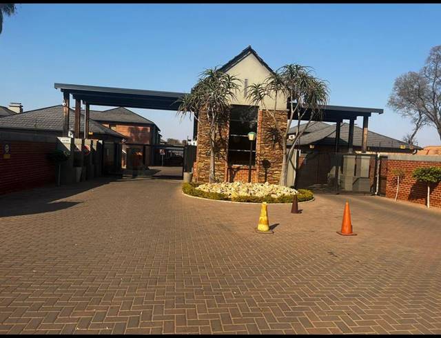 2 BEDROOM HOUSE FOR SALE IN ANDEON